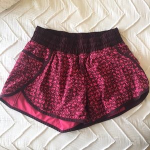 SUPER CUTE LULULEMON SHORTS